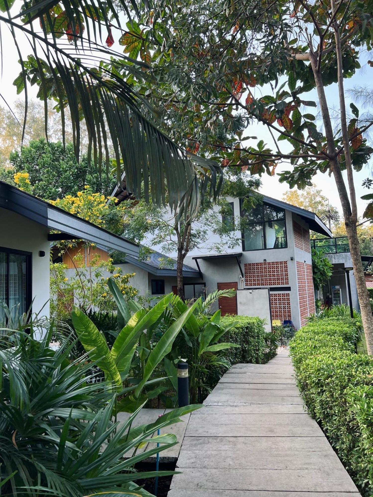 Hotel The Mantra Navi Ko Lanta Exterior foto